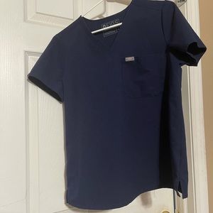 Navy Catarina Wear FIGS top size small